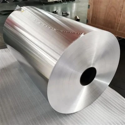 Aluminiumfolienrolle zum Basteln